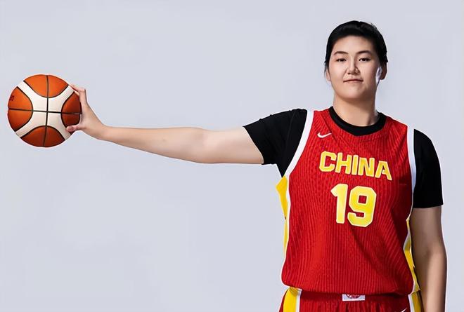 揭秘：温网的奖杯雕刻师们是如何工作的？