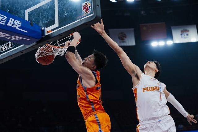 库里发文祝贺前助教布朗：尼克斯53年首冠背后的师徒情